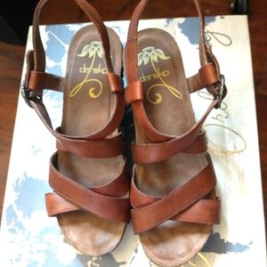 Sz 38 DANSKO FRIDA Wedge- Tan Nubuck